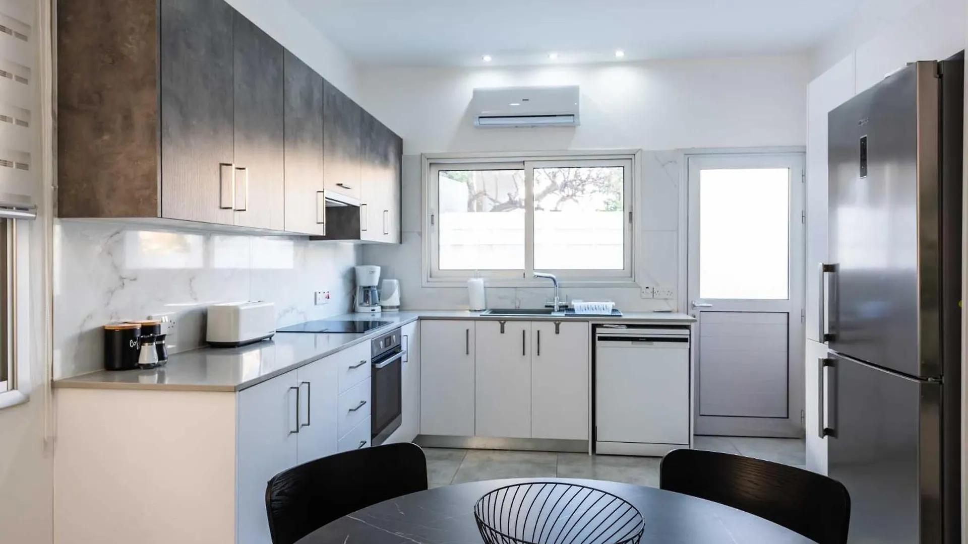 Kition City Apartments - Central Location Larnaca